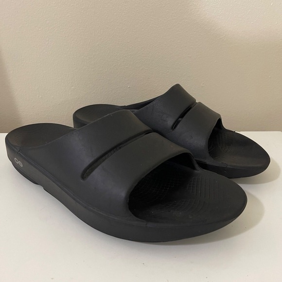 Oofos‎ Ooahh Mens 9 Womens 11 Slip On Sport Recovery Slide Sandals Black Casual - Picture 1 of 10